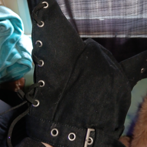 Black Cat Ear Corset Hat - Picture 2 of 2